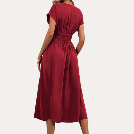 ABITO A MANICHE CORTE CON SCOLLO