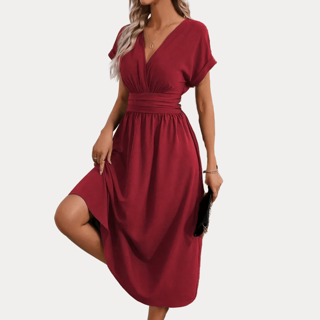 ABITO A MANICHE CORTE CON SCOLLO