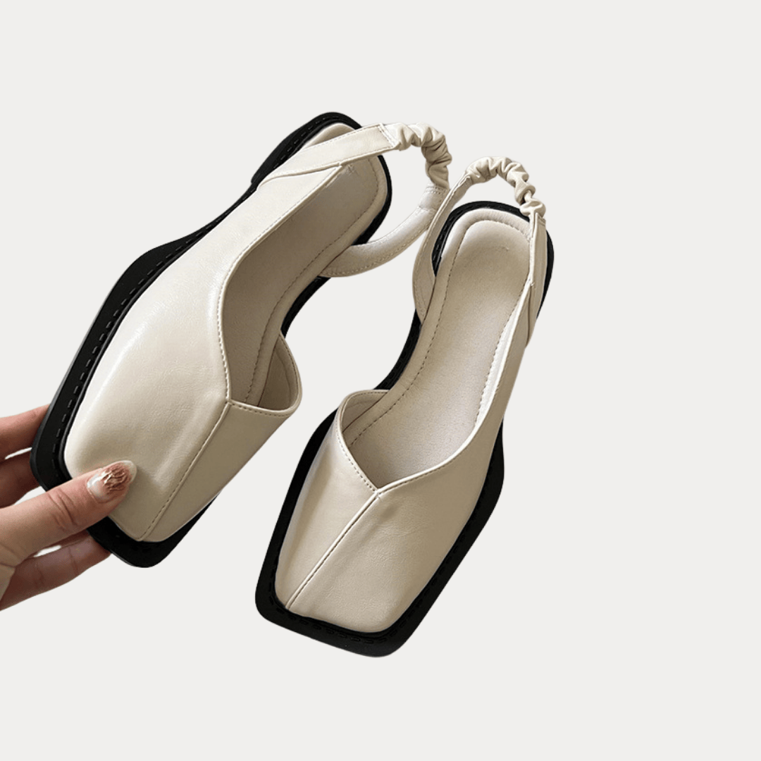 SANDALO IN PELLE A PUNTA QUADRATA