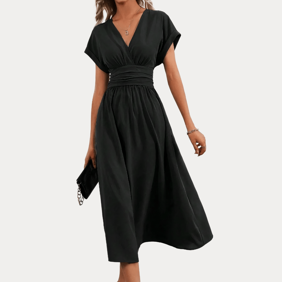 ABITO A MANICHE CORTE CON SCOLLO