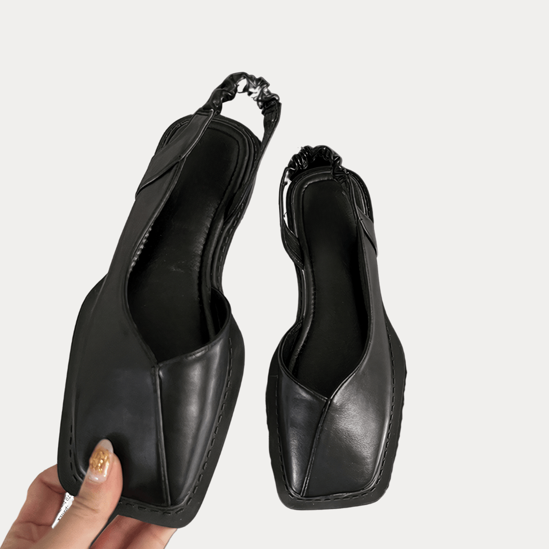 SANDALO IN PELLE A PUNTA QUADRATA