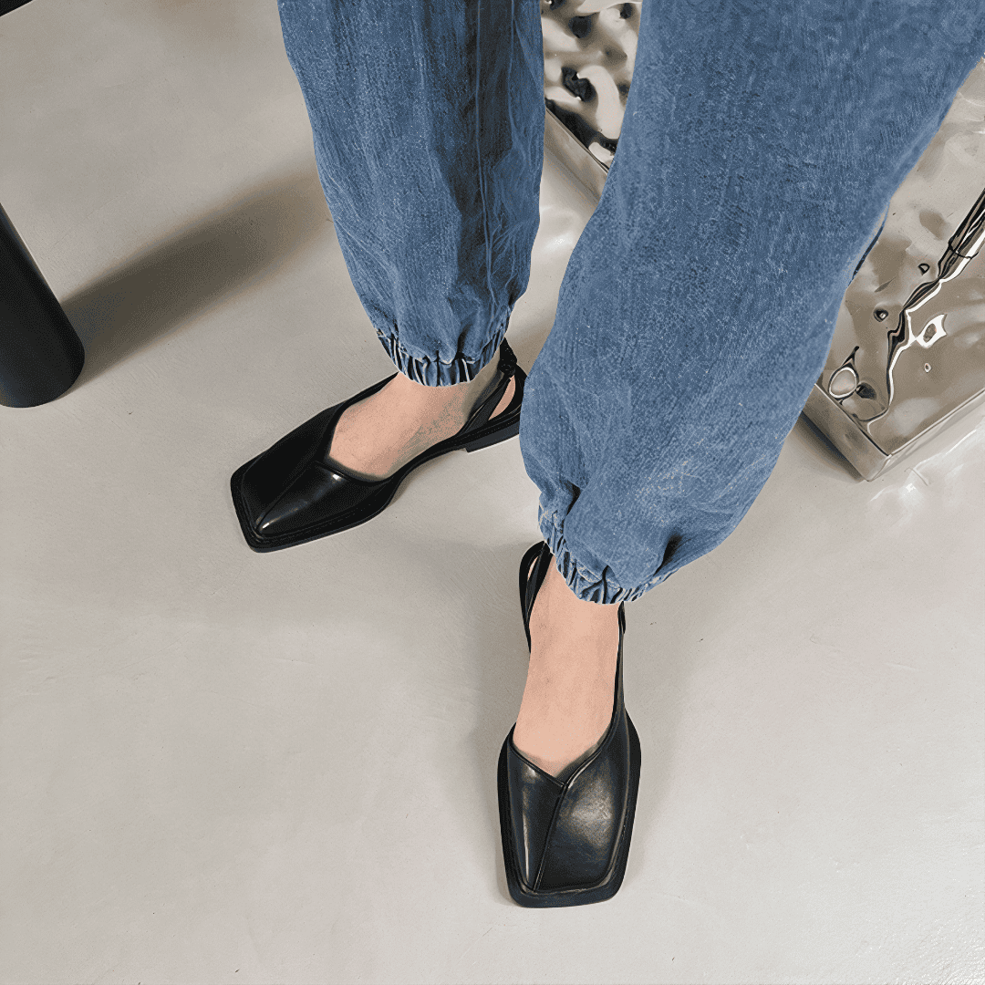 SANDALO IN PELLE A PUNTA QUADRATA