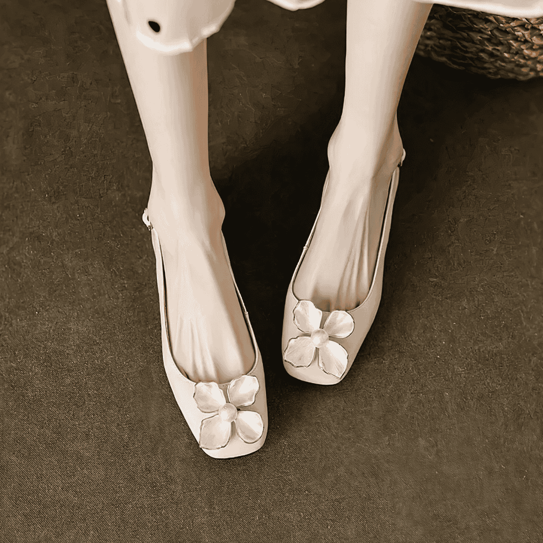 SANDALI IN VERA PELLE CON DECORO GIOIELLO