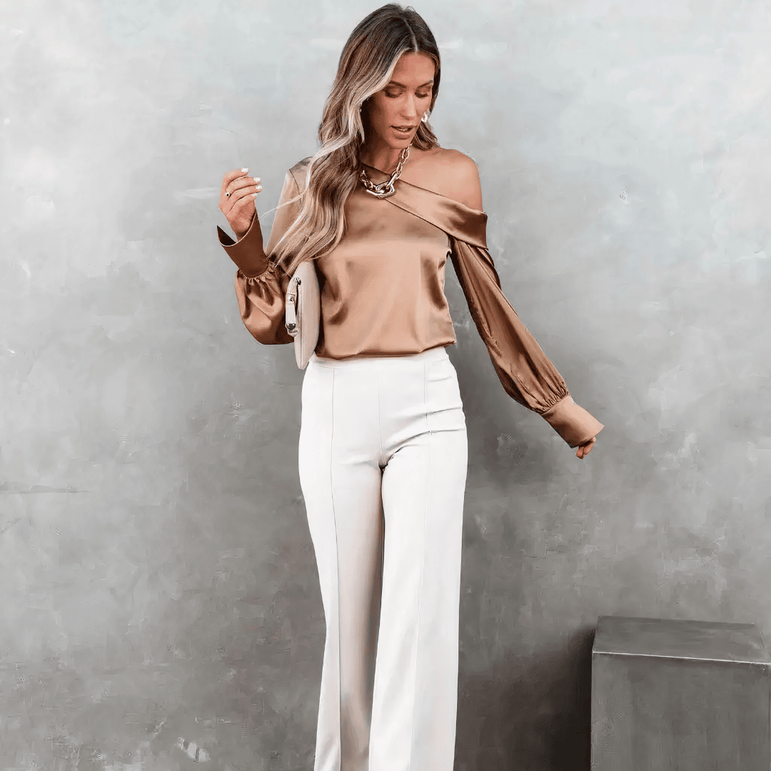 TOP IN RASO CON SCOLLO ASIMMETRICO