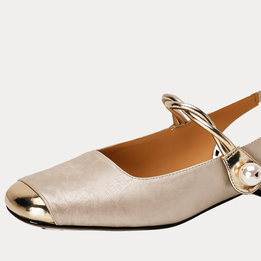 SANDALI IN PELLE CON RIFINITURE FLOREALI