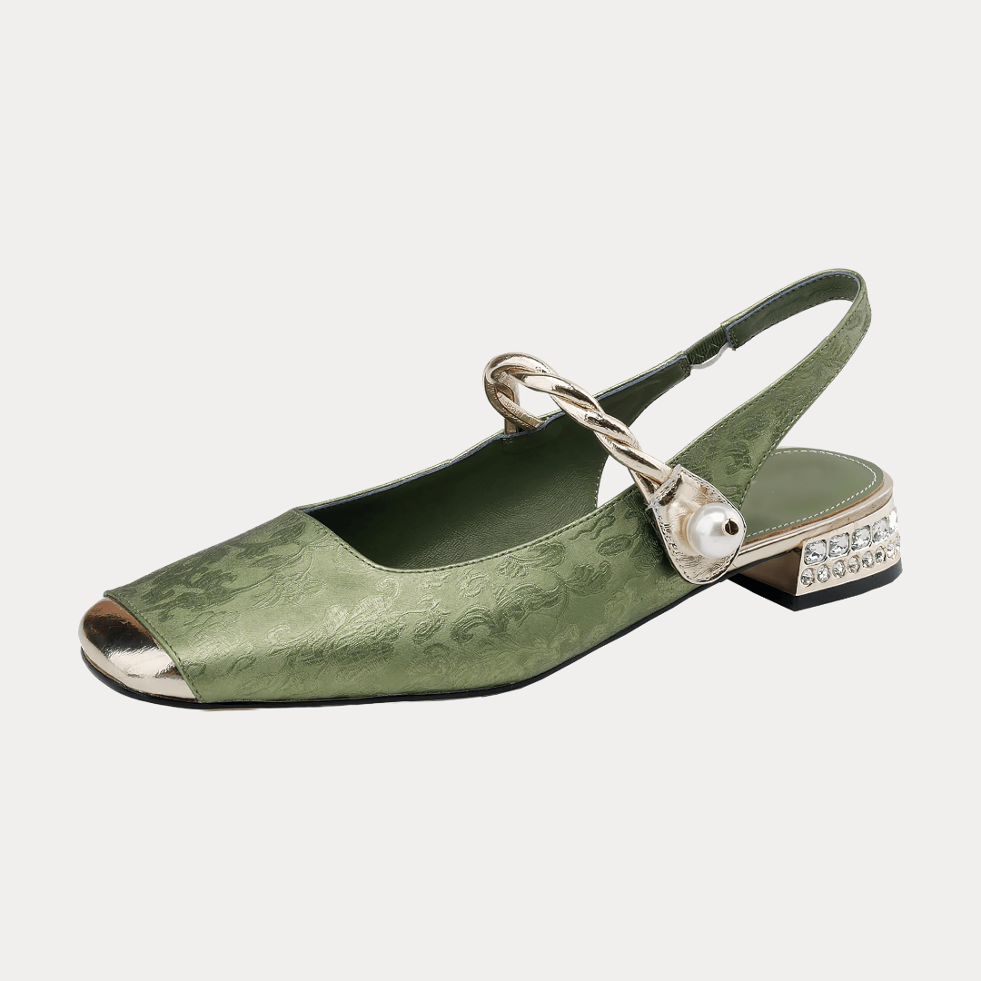 SANDALI IN PELLE CON RIFINITURE FLOREALI