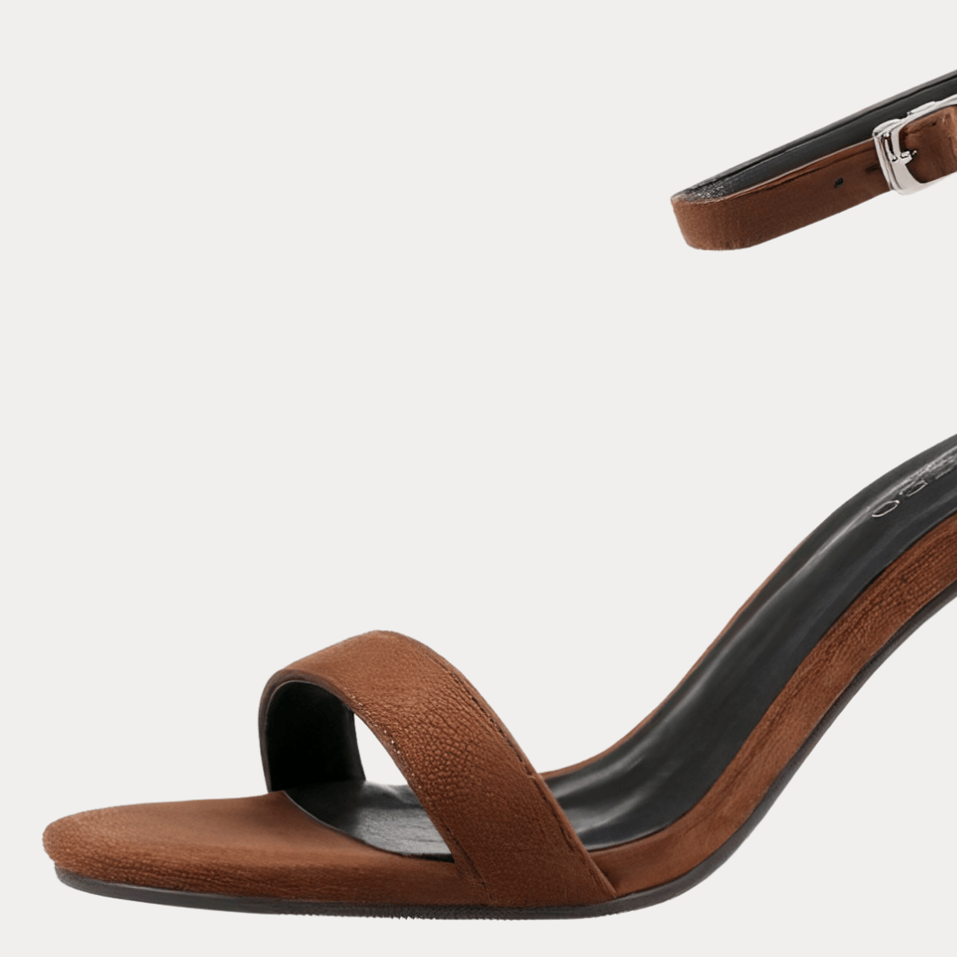 SANDALI CON TACCO LARGO E FIBBIA REGOLABILE